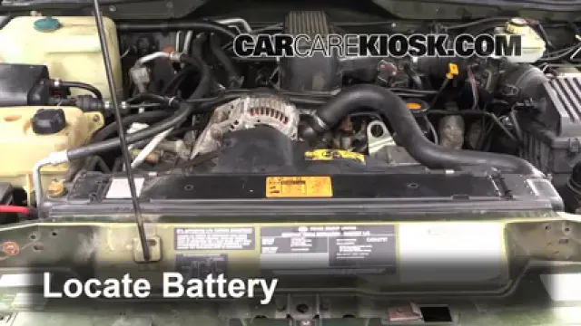 1998 Land Rover Discovery LSE 4.0L V8 Battery Replace